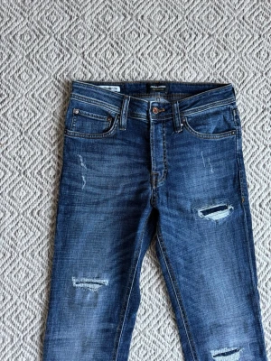 Jack&Jones jeans  - Jack&Jones jeans - Modell: Slim/Glenn  - Storlek: W27/L32 - skick: 9/10 - Nypris runt 2000kr 