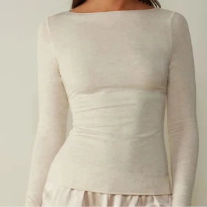 Intimissimi - Använda några få gånger, storlek m, den har ett litet hål vid magen som knappt syns