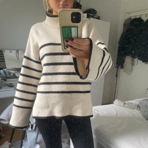 randig stickad tröja - Jättefin tröja från H&M💓☺️