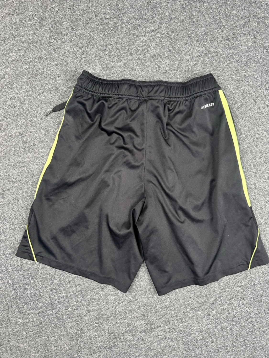 Svarta Adidas träningsshorts med snörning - 1