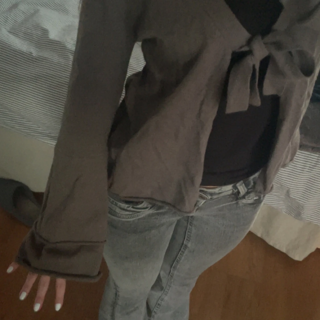 Beigegrå omlottkofta med knytband - 1