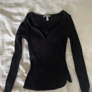 Topp - Svart topp från H&M i storlek XS💕💕