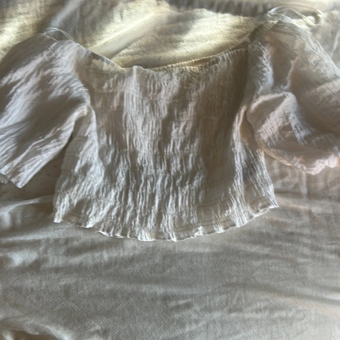 Vit offshoulder blus från H&M