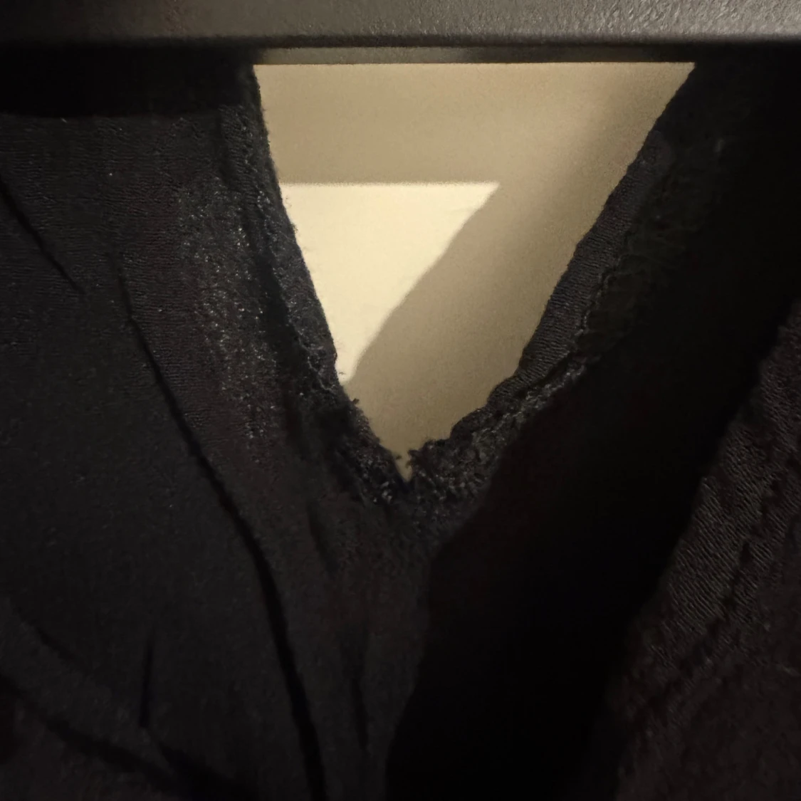 Svart långärmad blus från Mango - 2