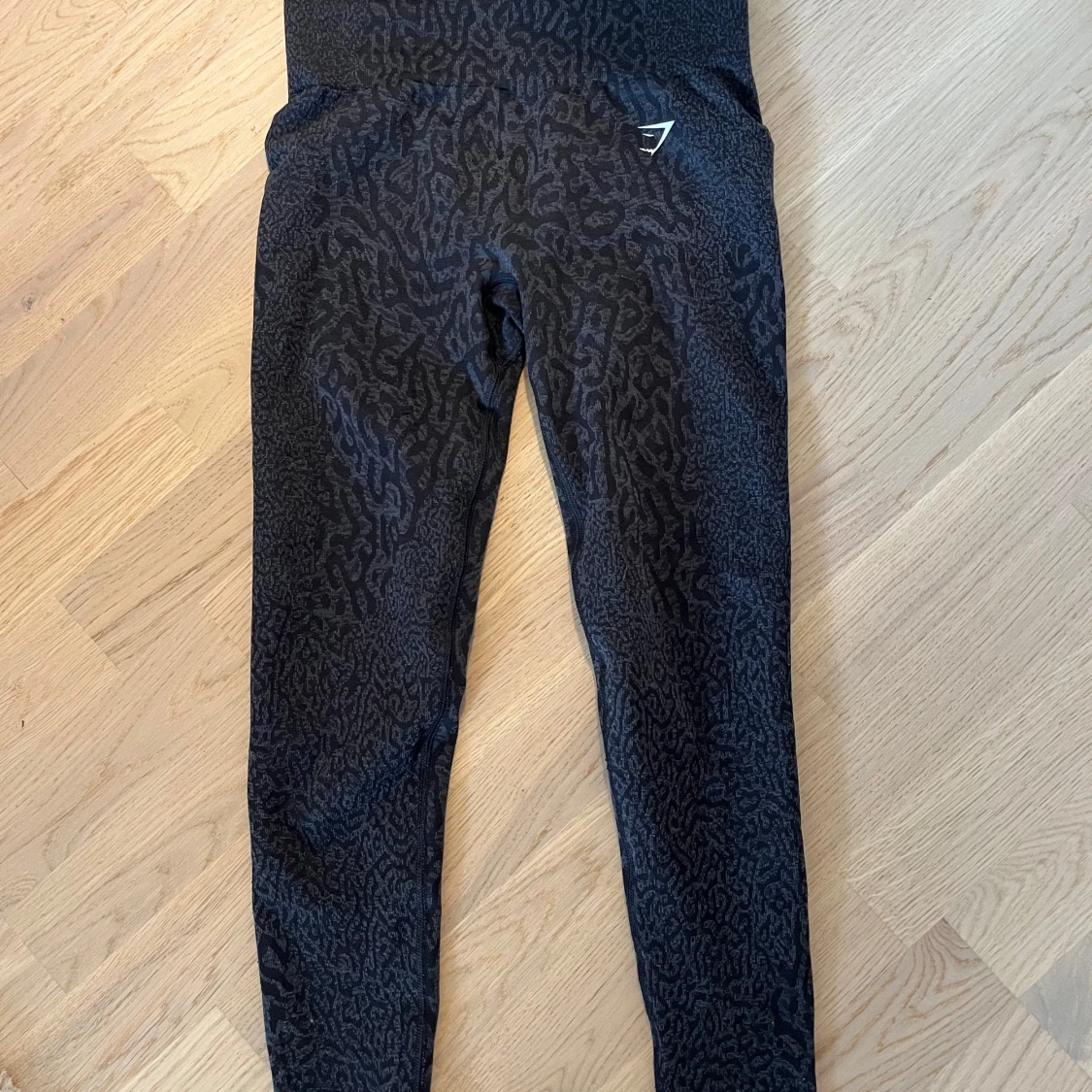 Svarta leopardmönstrade leggings Gymshark - 2