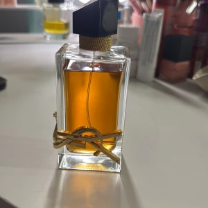  YSL parfym - Parfym YSL, ny pris på kicks 1900kr 90ml använd fåtal gånger 