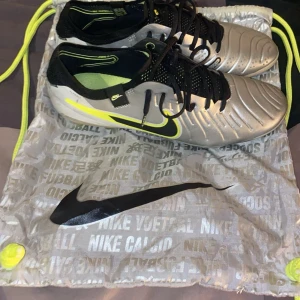 Nike tiempos elite  - Använt ett par gånger, bra skick, inga slitningar på skorna. 