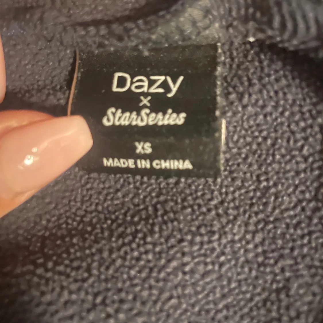 Svart långärmad tröja från Dazy - 1