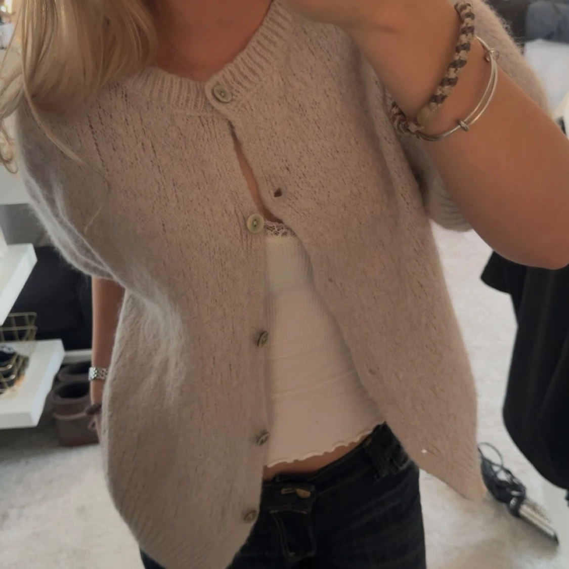 Beige stickad kofta med kort ärm - 2