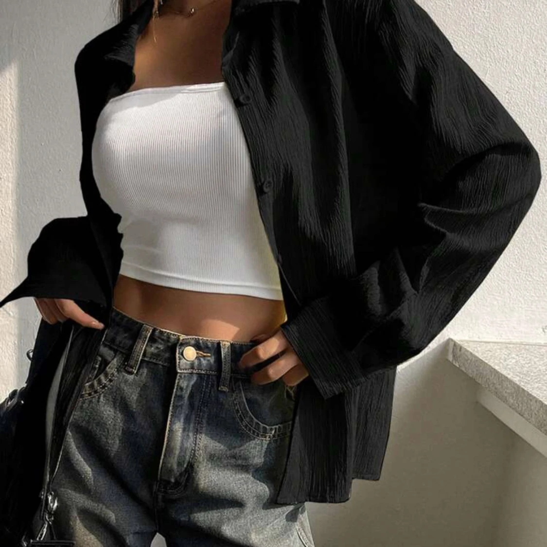 Svart oversized skjorta med knappar - 1