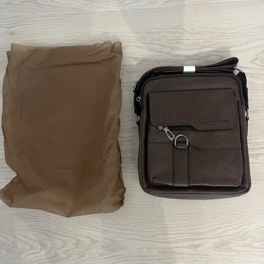 Brun axelväska från Calvin Klein