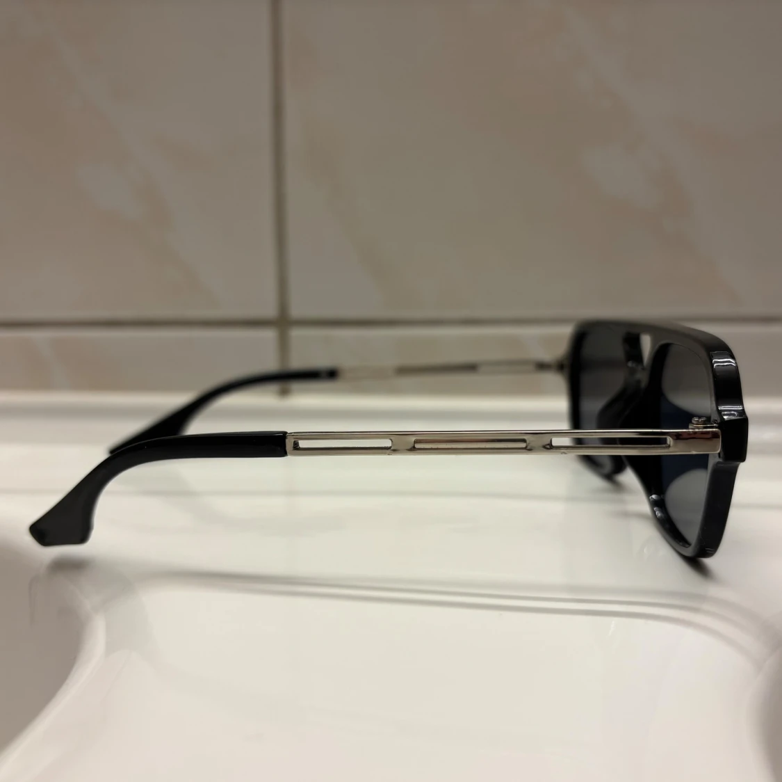 Krobbe Shadez, Solglasögon  - 1