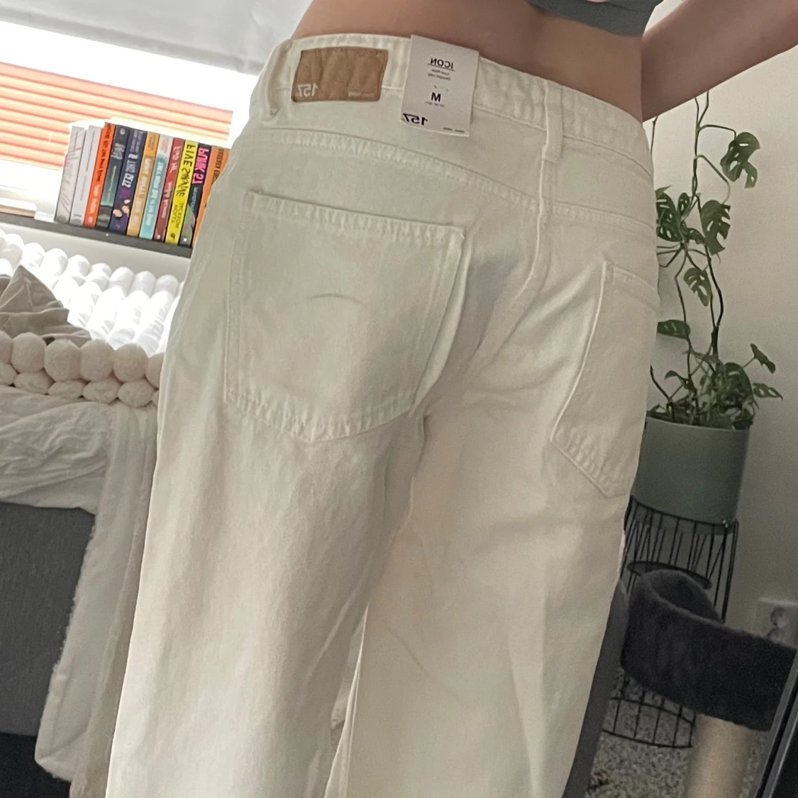 Vita straight leg jeans från Lager 157 - 1