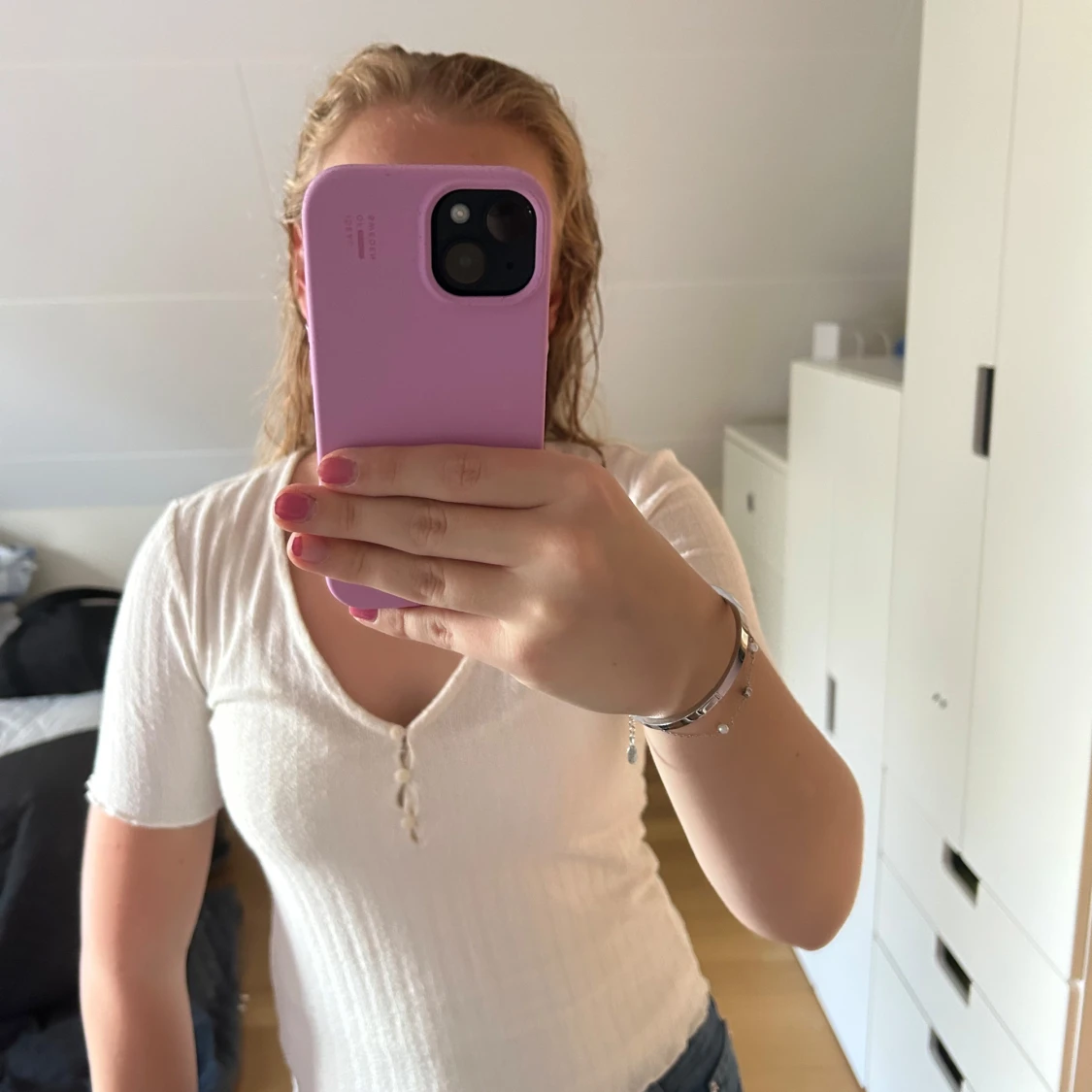 Vit ribbad topp med knappar från H&M - 3