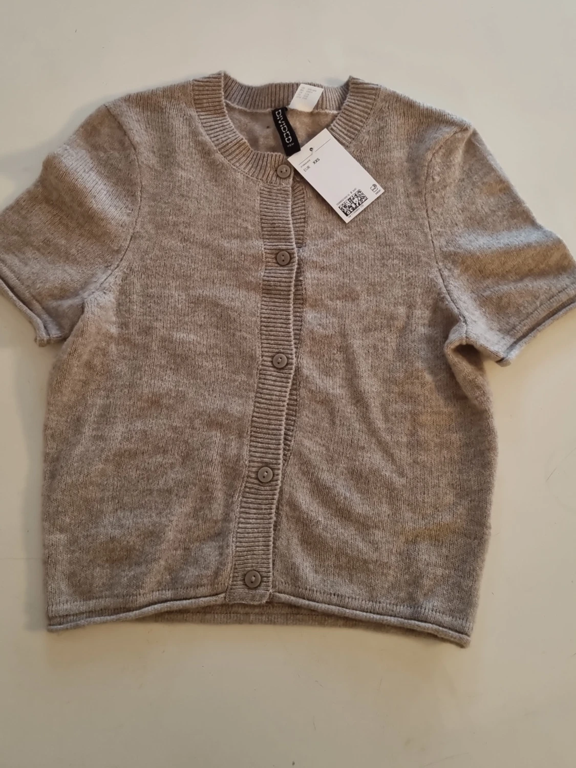 Beige kortärmad kofta från H&M Divided - 1