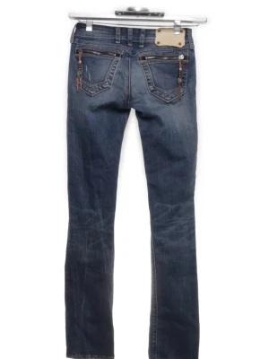 SÖKER replay jeans - Söker dessa replay jeans i modellen JENNPEZ i antingen 26 eller 27!! Snälla hör av dig om du har dessa. 