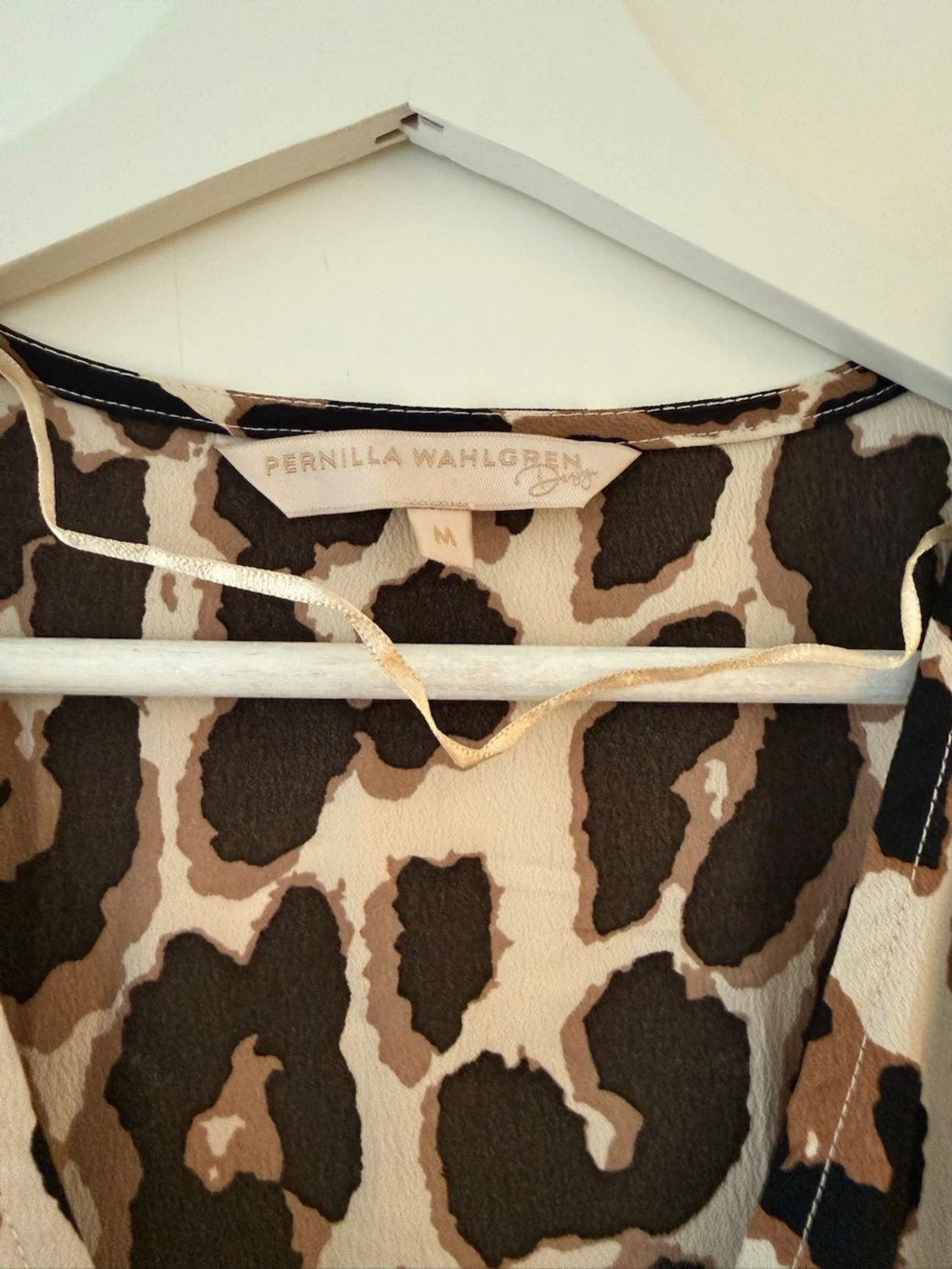 Leopardmönstrad omlottklänning - 6