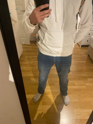 Burberry Hoodie - Säljer min Burberry Hoodie då den var lite för stor för mig, pris kan diskuteras