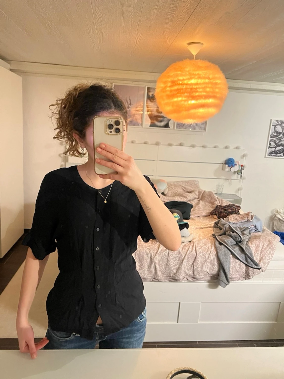 Svart kortärmad blus med knappar - 1