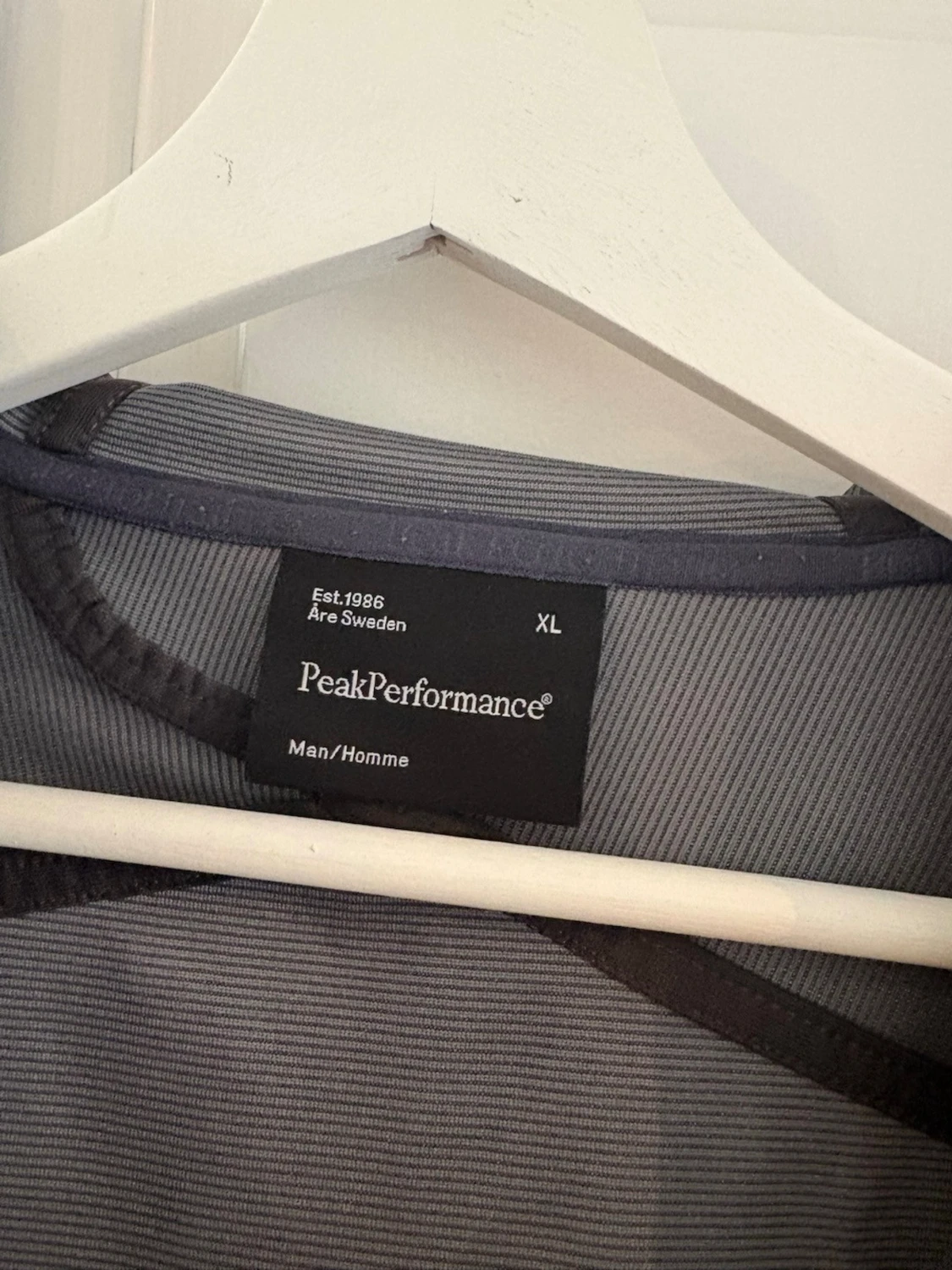 Grå Softshell från Peak Performance - 2