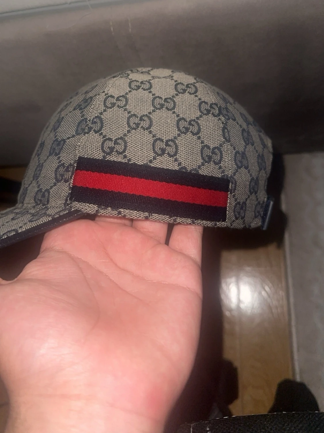 Gucci keps gråblåa säljs ej längre  - 3