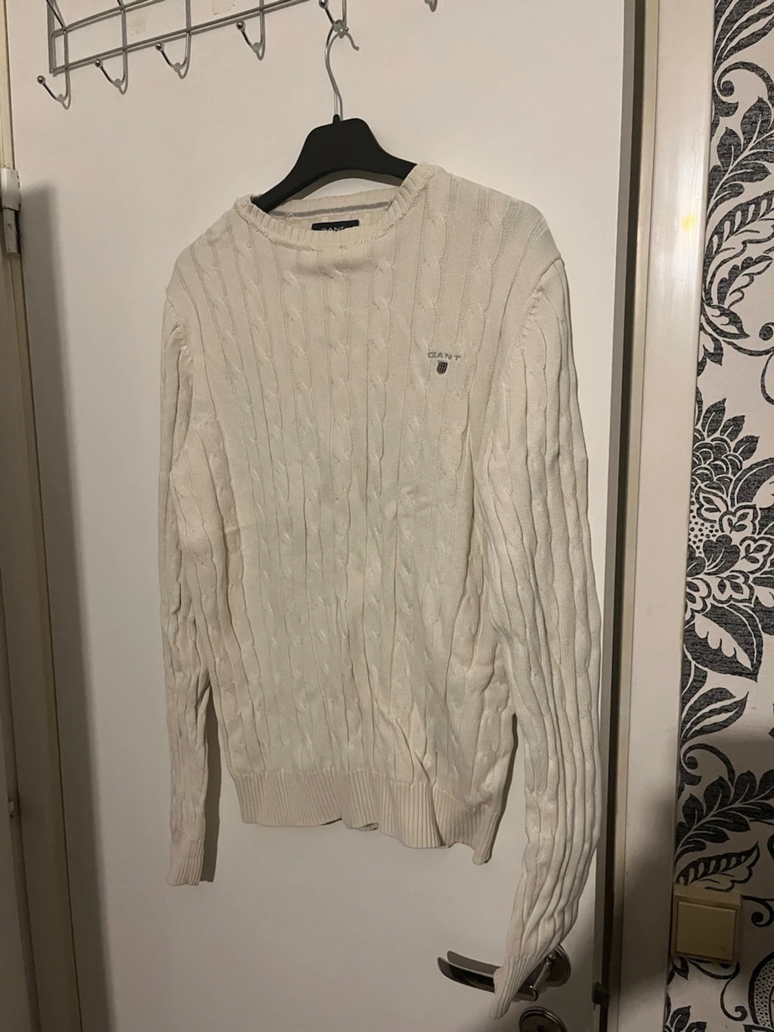 Vit kabelstickad tröja från Gant