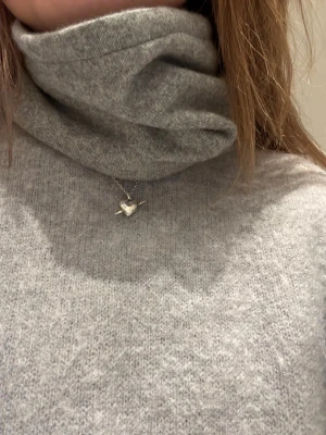 Grå kashmir buff - Grå buff i 100% kashmir🫶🏾🫶🏾