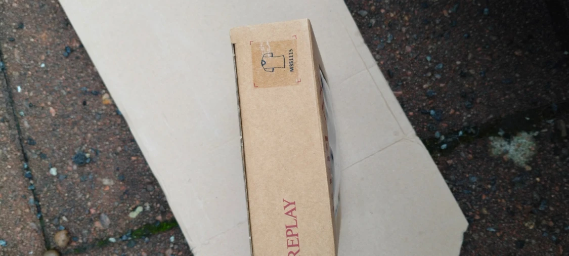 Svart T shirt  från Replay - 3