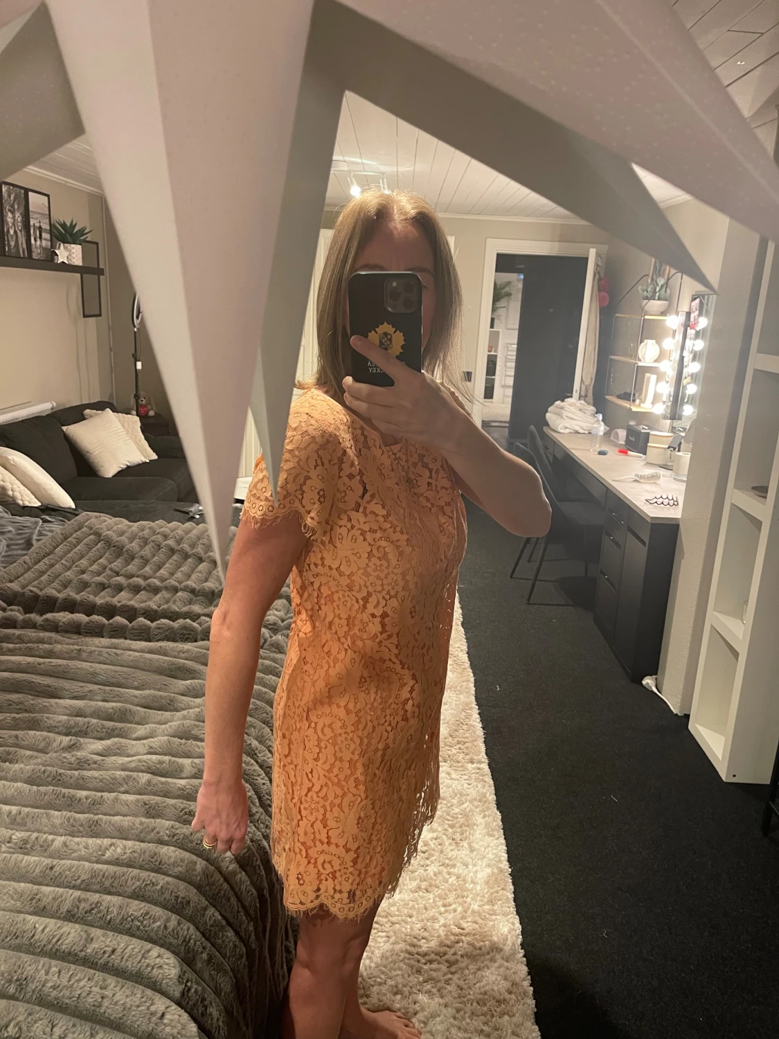 Orange spetsklänning från Stockh LM - 1