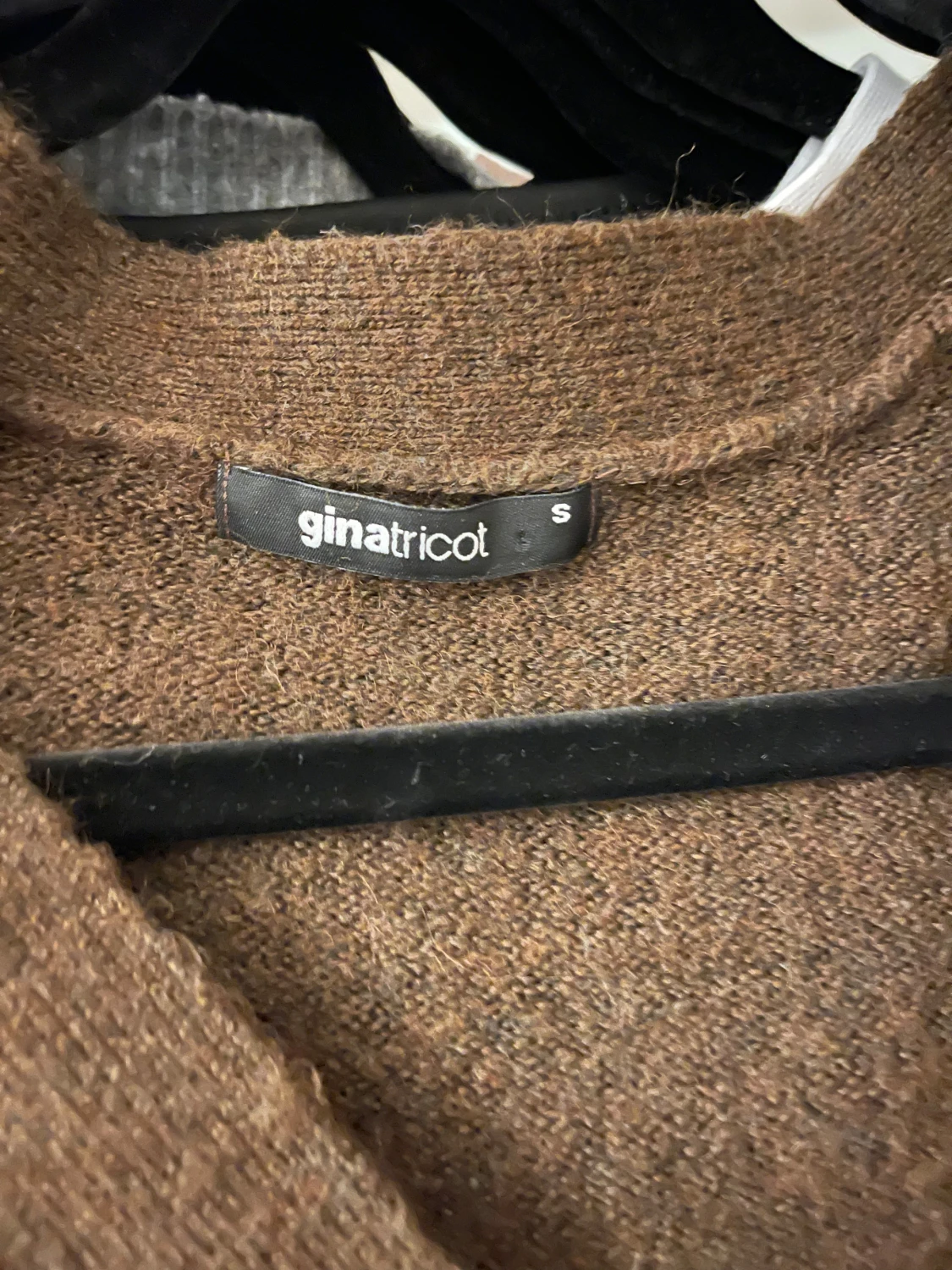 Brun kofta från Gina Tricot med fickor - 3