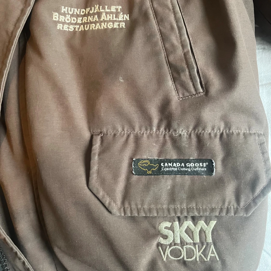 Brun Canada Goose dunjacka med päls - 2