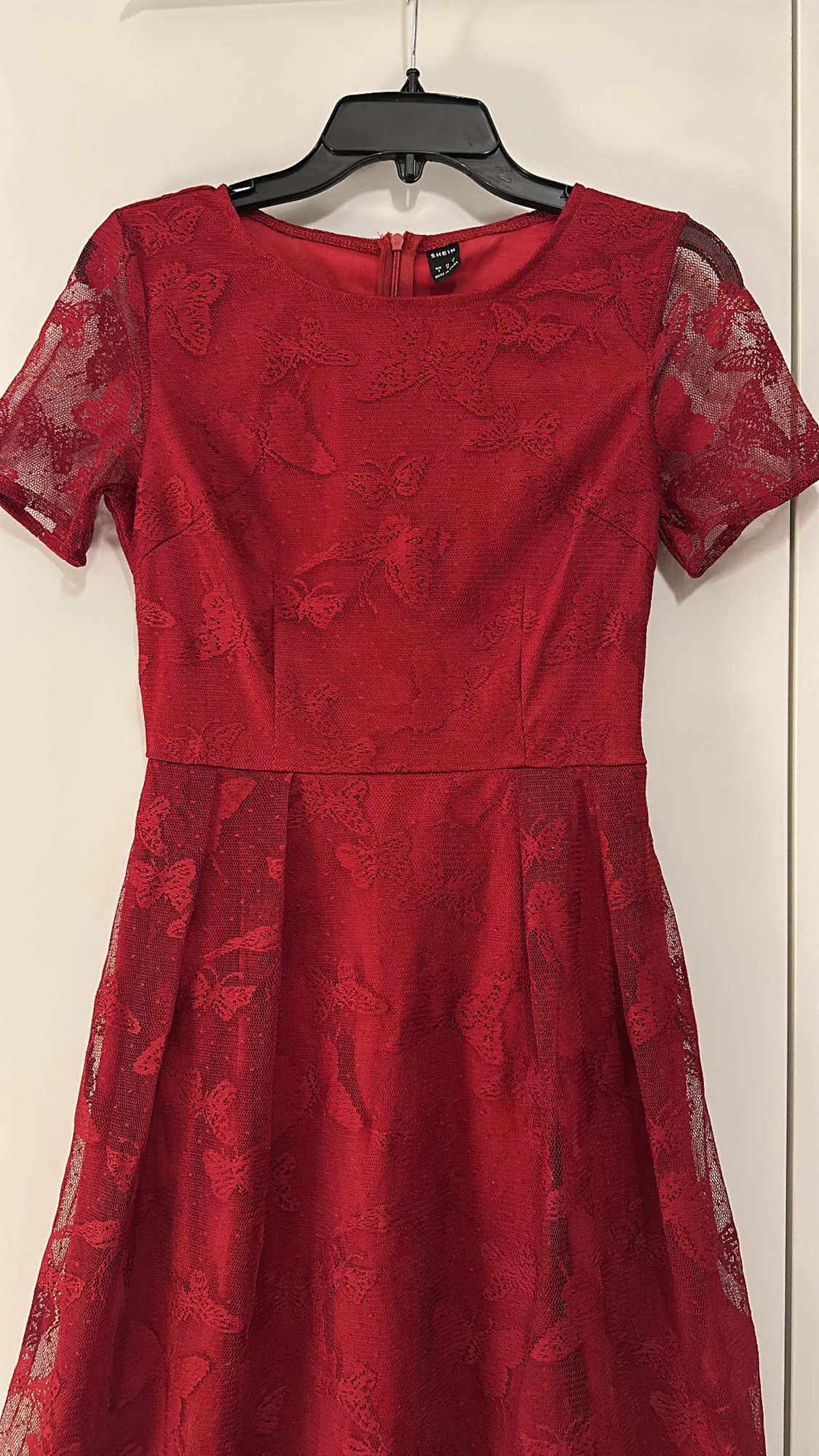 Röd spetsklänning från SHEIN - 1