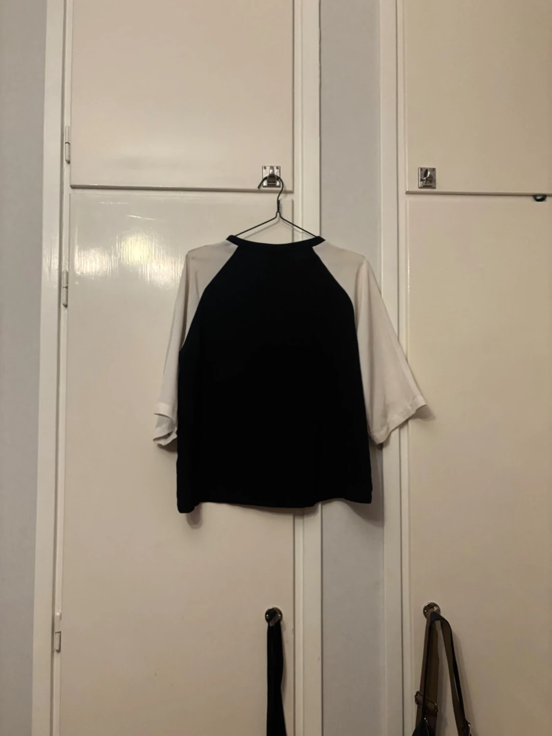 Svart-Vit tröja - 1