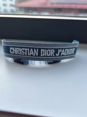 Blå dior armband - Helt ny och oanvänd. Passar alla