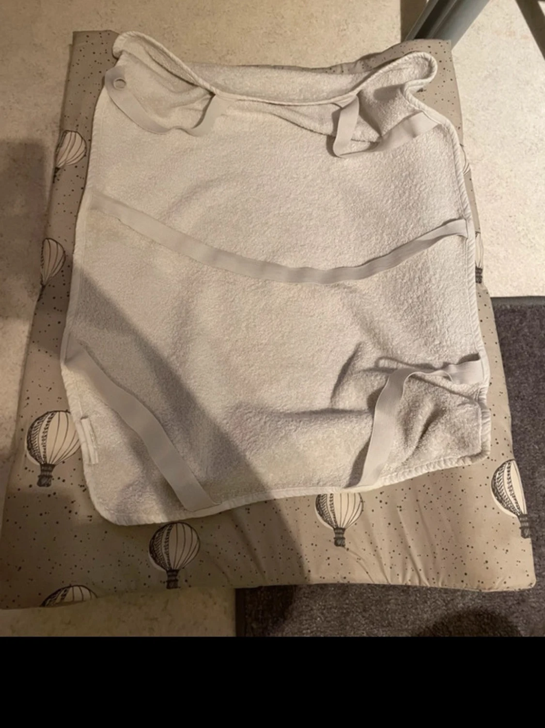 Beige skötbädd  med luftballonger - 5