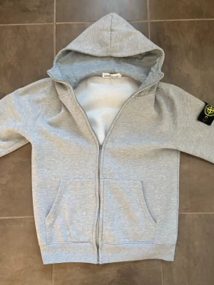 Stone Island Zip huddie  - Skriv om ni har frågor!