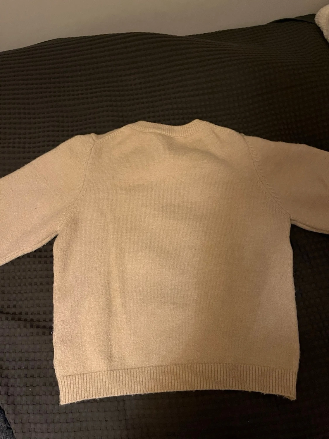 Beige stickad tröja i ullmix - 2