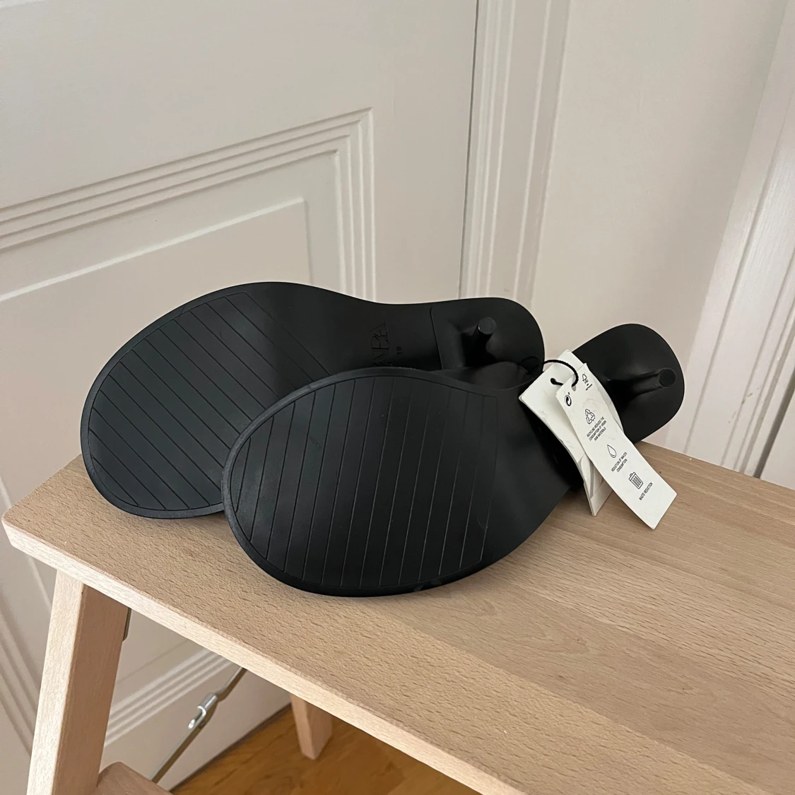 Svarta klackade sandaler från Zara strl 38 - 3
