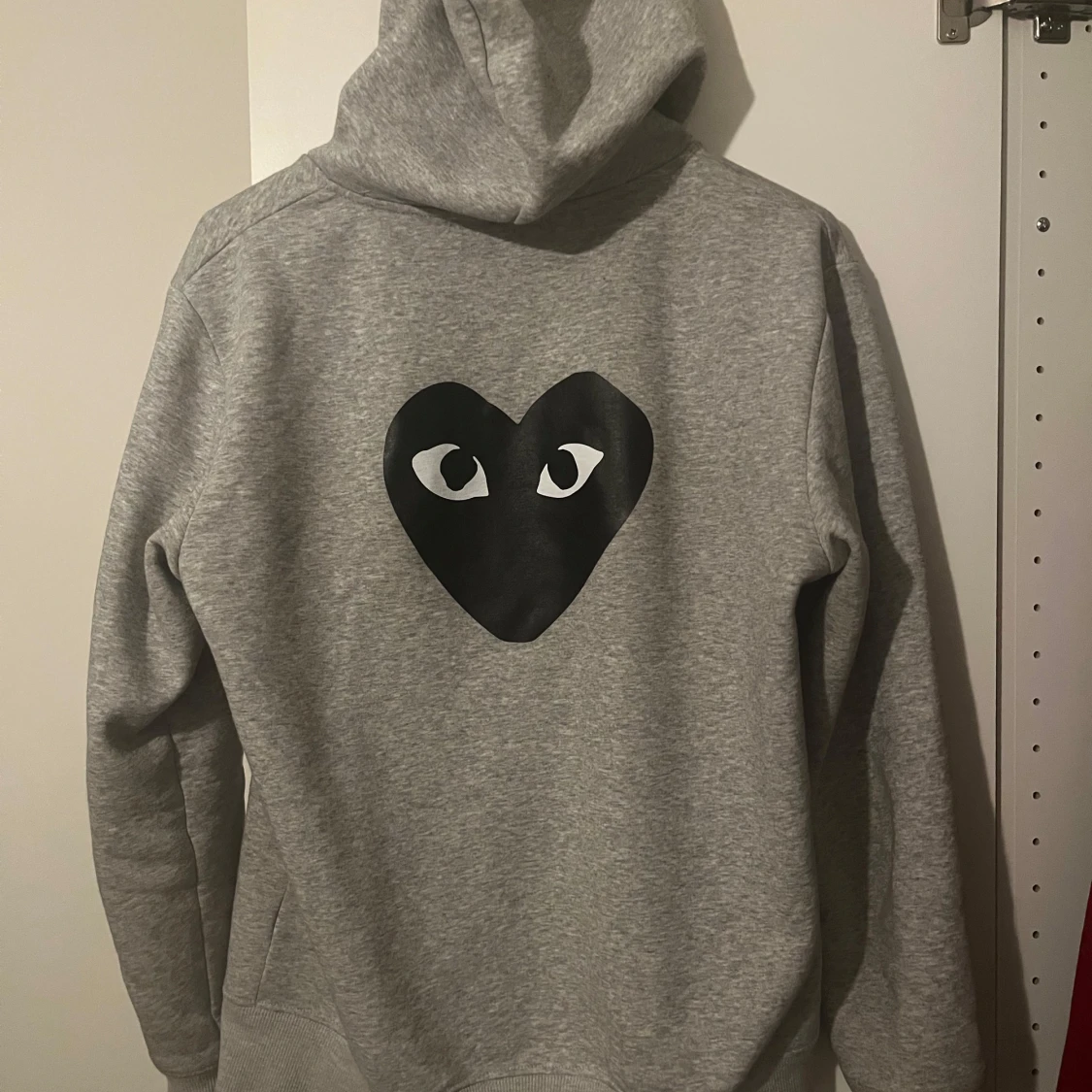 Grå hoodie Comme des Garçons Play - 1