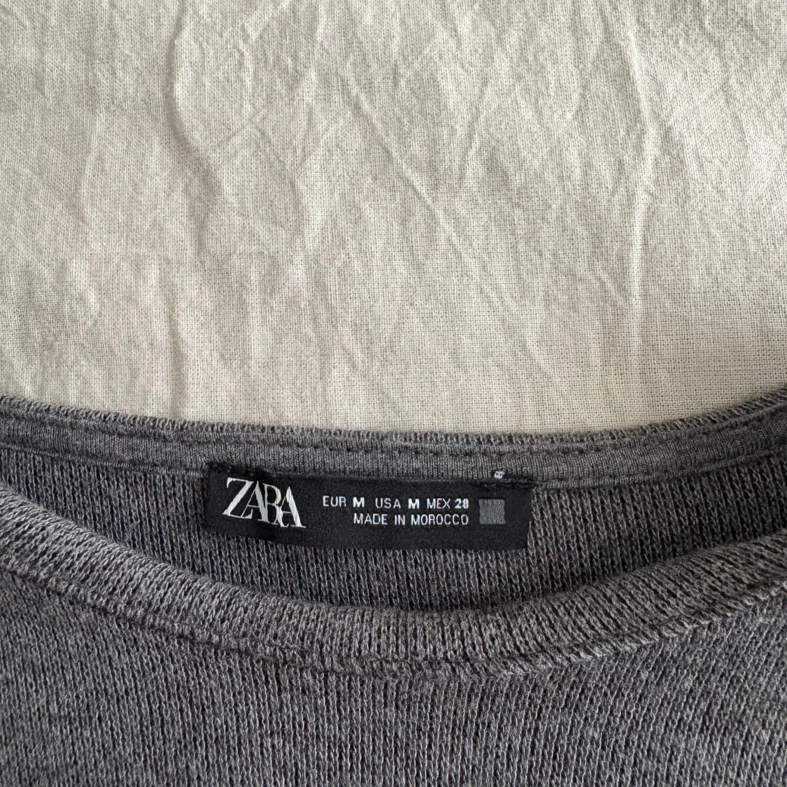 Grå stickad topp med knyt från Zara - 2
