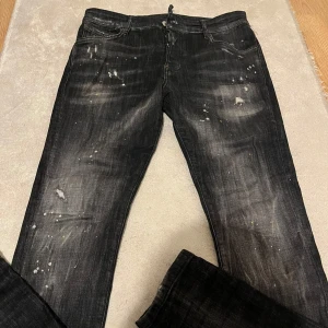 Dsquared2 jeans - Kontakta mig för mer information!