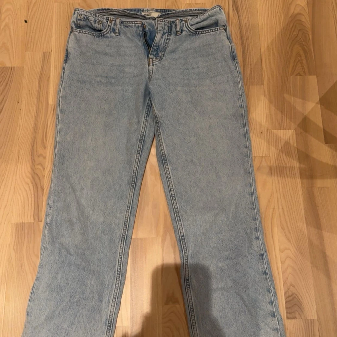 Ljusblå raka jeans  - 2