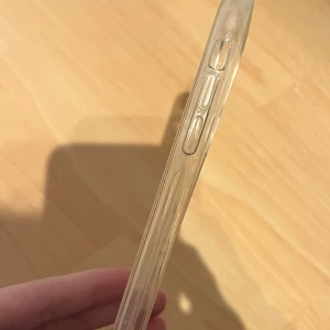 Mobilskal iPhone 11 - Genomskinligt skal 