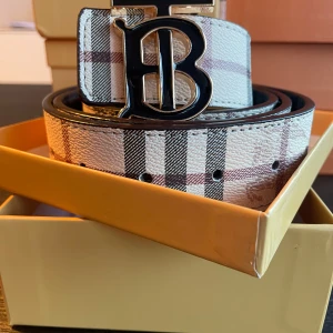 burberry belt - Helt nytt, box,kvitto,certifikat, tillkommer