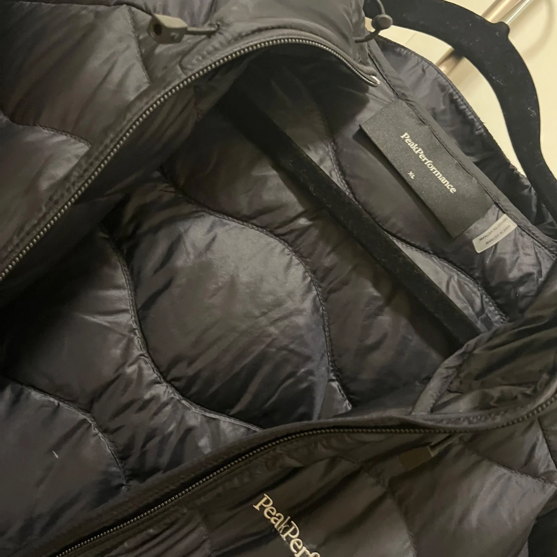 Svart dunjacka Peak Performance XL - 2