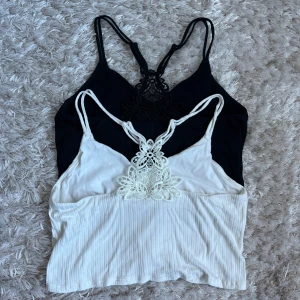 2 Linnen - Säljer dessa två jättesöta linnen från det amerikanska märket Aerie! Perfekta att sova i och ha som pyjamas, men kan även kläs upp! Materialet är otroligt skönt och har fina detaljer på ryggen!! Skriv vid frågor eller funderingar🩷