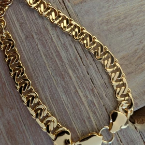 Bismarck armband +halsband  - Helt nya oanvända. Rostfritt stål. Armband: 18cm Halsband: 50 cm