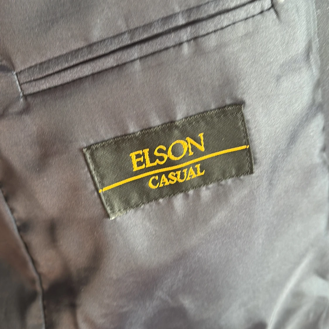 Mörkblå kostym från Elson Casual, stl 52 - 1