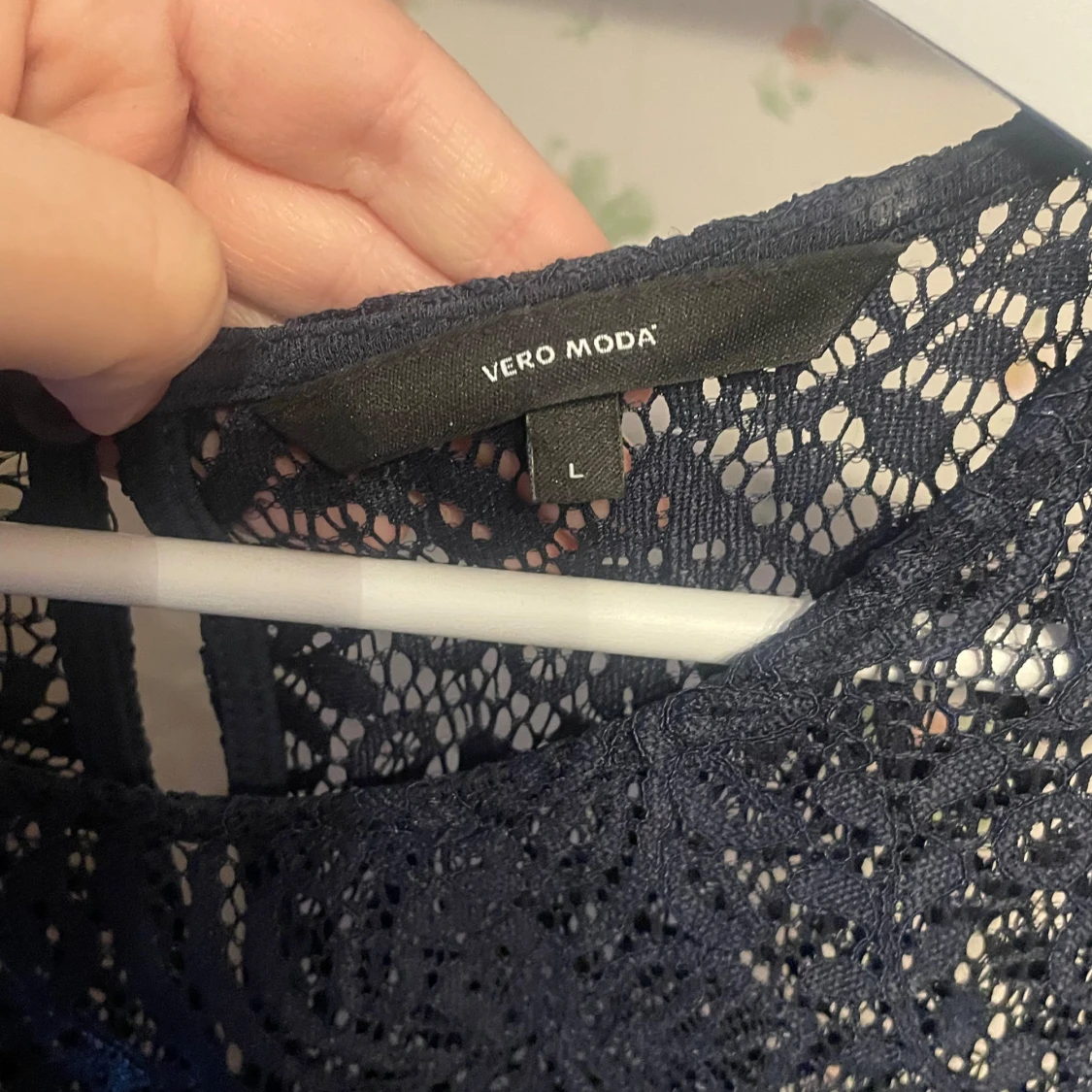 Marinblå spets blus från Vero Moda - 2