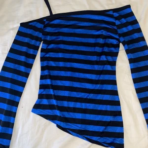 Tröja - Säljer för att det är inte min stil längre💕